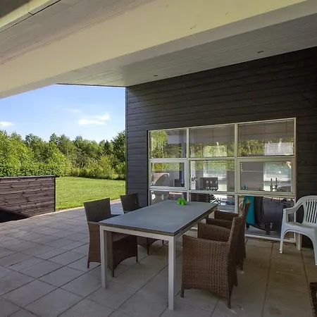 Three-bedroom Holiday In * Hals